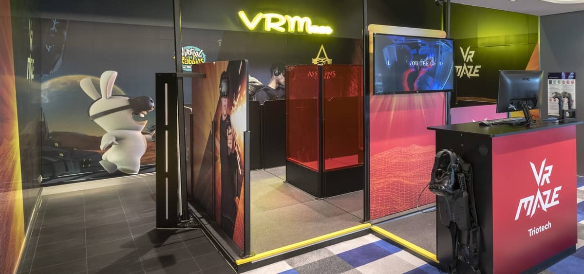 3- VR MAZE <br> INMERSIÓN EN UN LABERINTO VIRTUAL