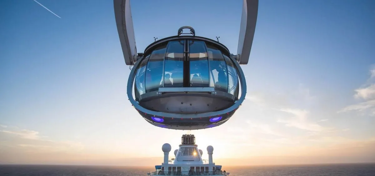 1- NORTH STAR <br> LA CÁPSULA PANORÁMICA A 90 METROS DE ALTURA