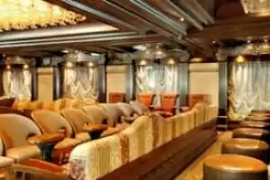 Raphael Foyer Lounge