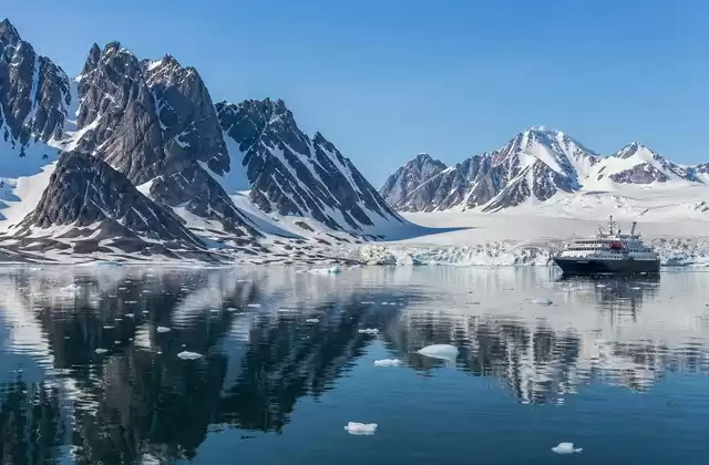 Navegación en el Magdalenefjord