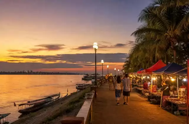 Paseo ribereño del Mekong