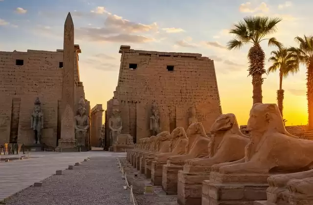El templo de Luxor al final del día