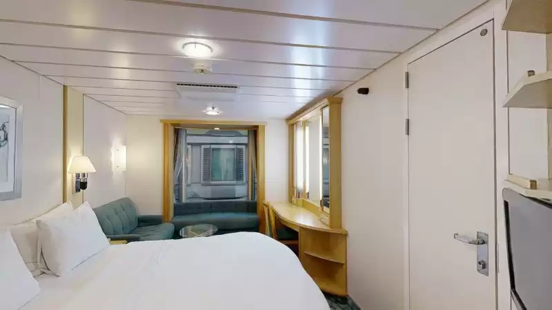 Cabina interior con vista al paseo